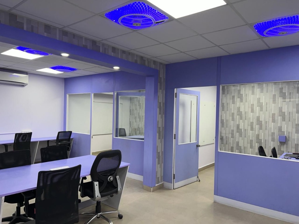 Modern Corporate IT Workspace